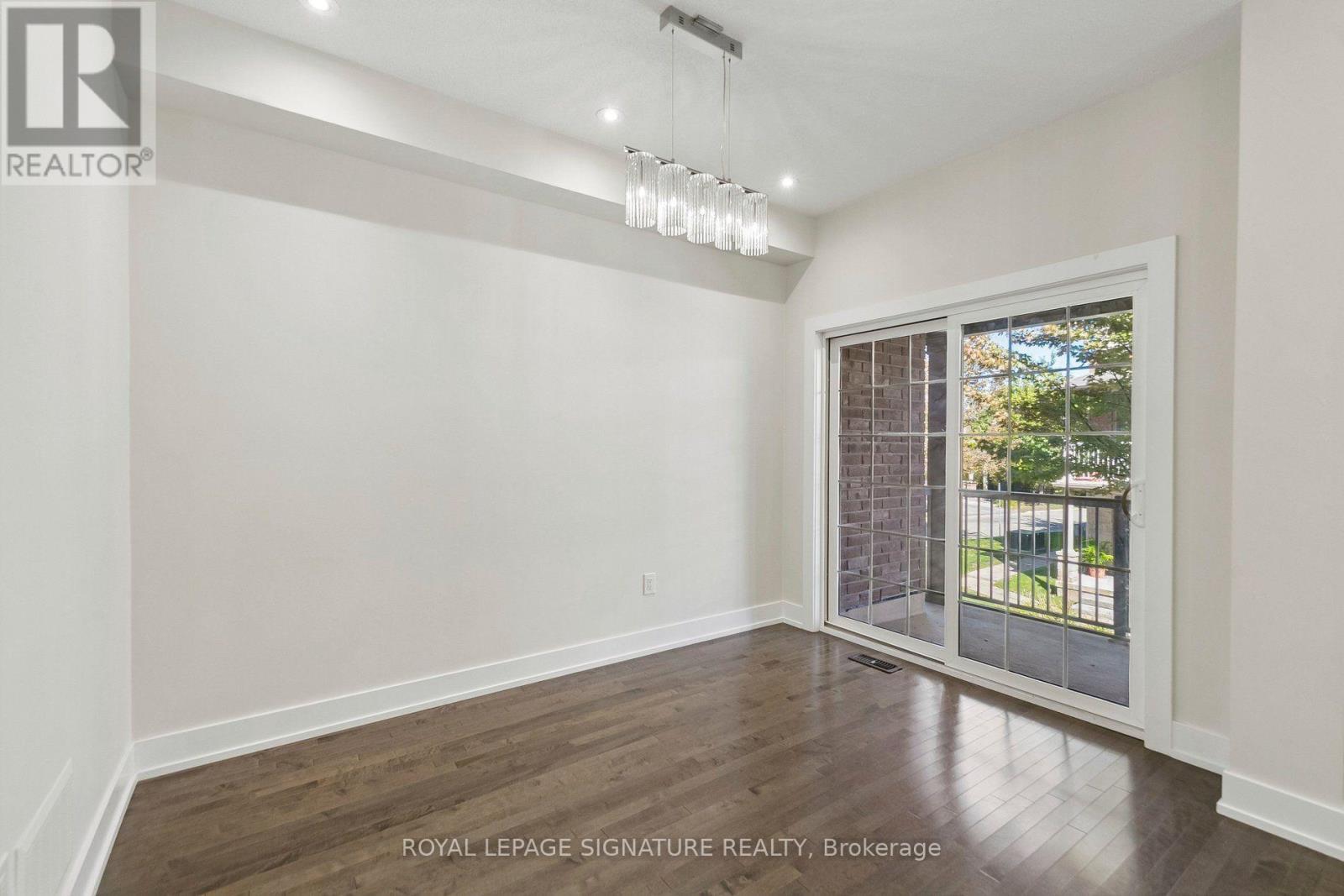 #105 1401 PLAINS ROAD E - 14