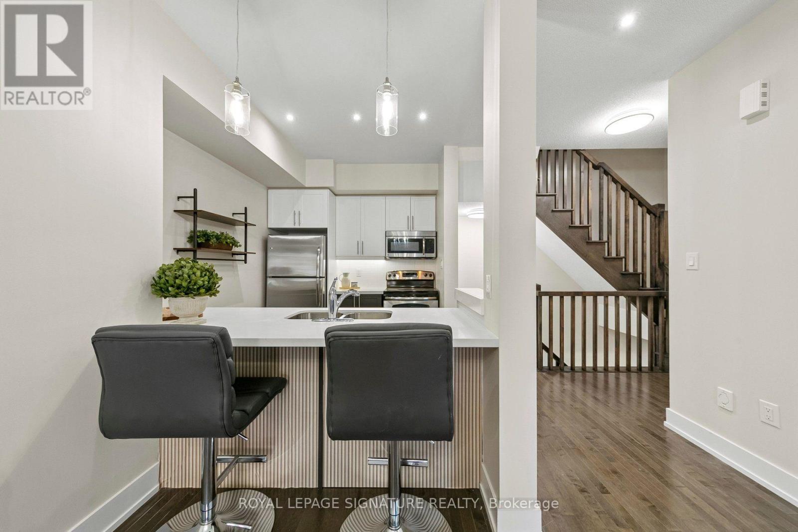 #105 1401 PLAINS ROAD E - 19