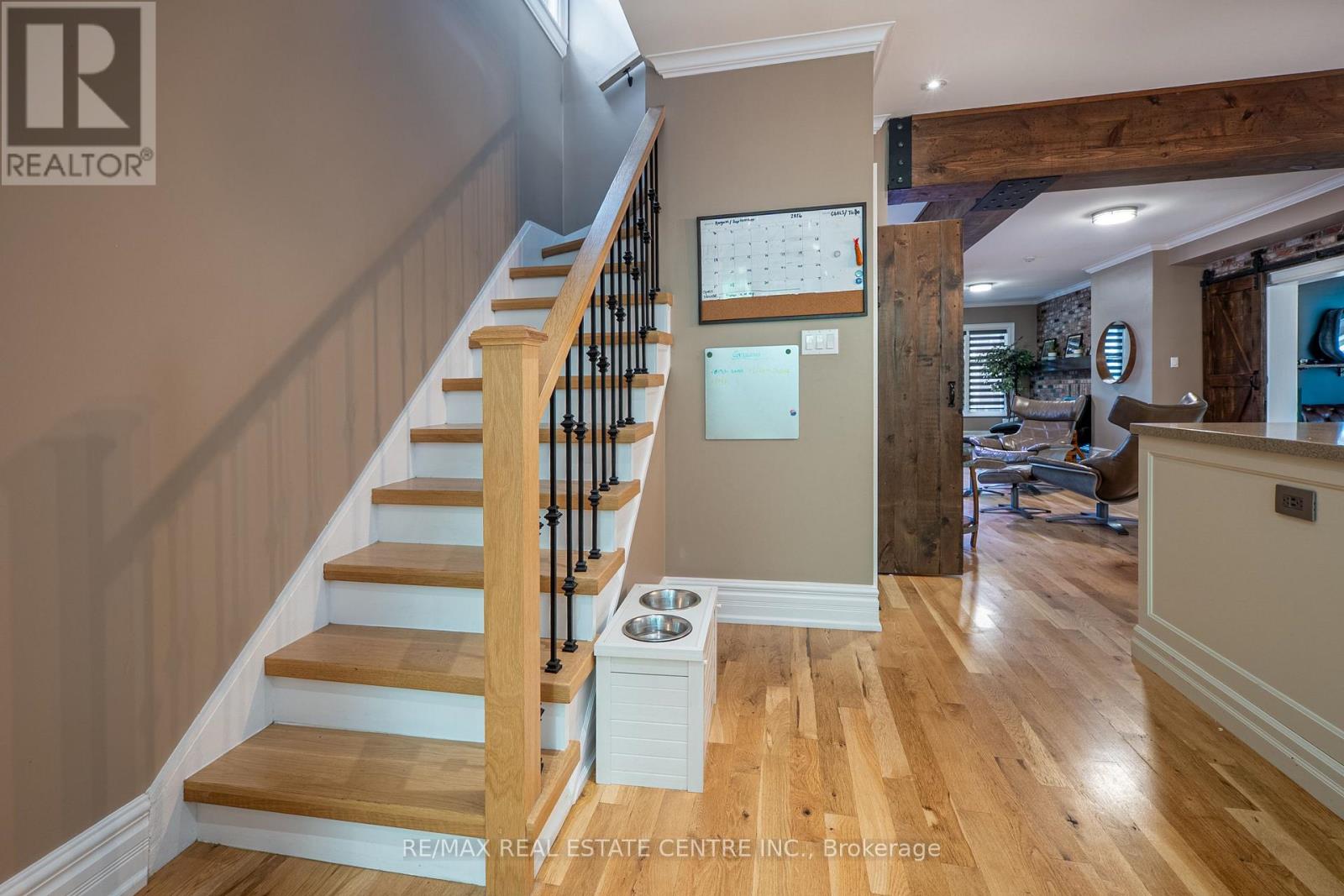 283 PLAINS ROAD W - 25