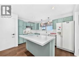 15 Maidstone Place NE - photo 4