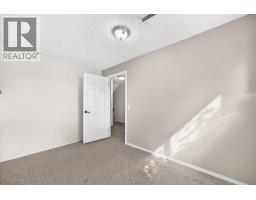 15 Maidstone Place NE - photo 36