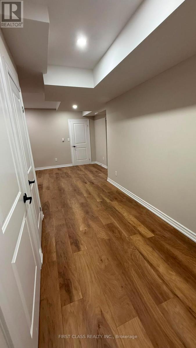 49 Mountainside Crescent — photo 29