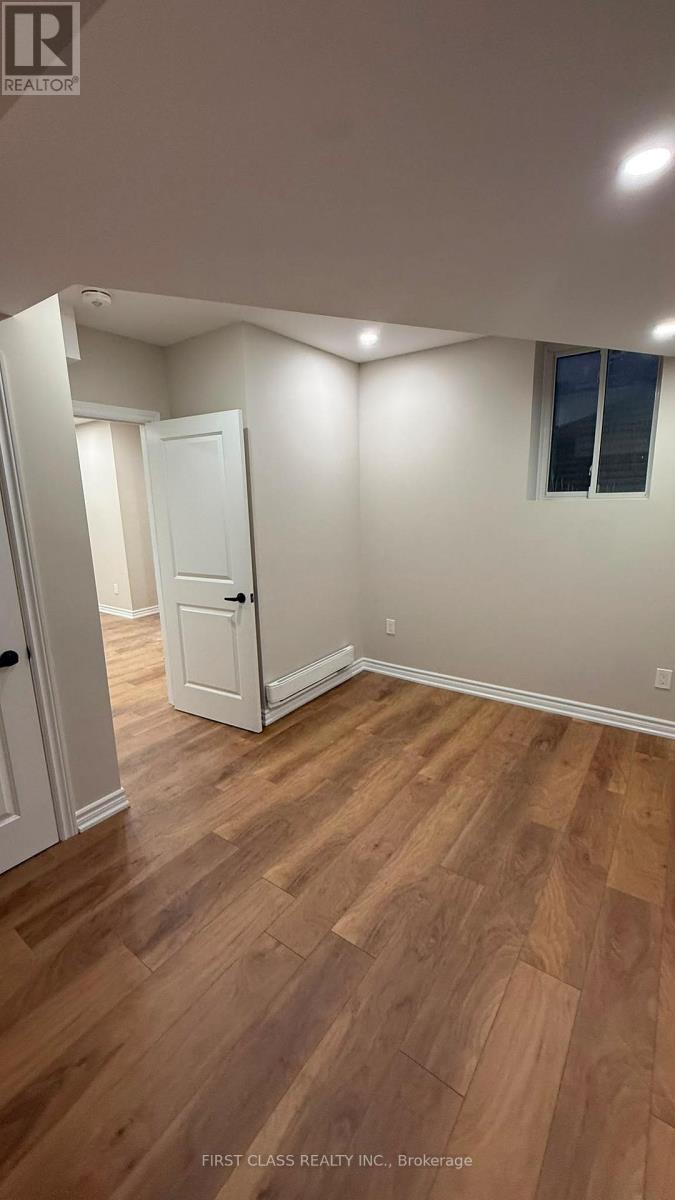 49 Mountainside Crescent — photo 32