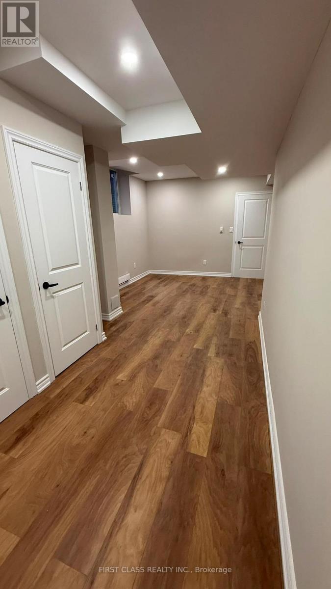 49 Mountainside Crescent — photo 31