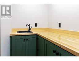 6 Cabot Road thumbnail 10