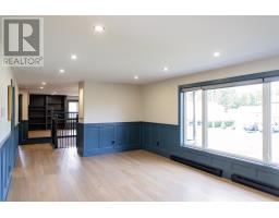 6 Cabot Road thumbnail 4