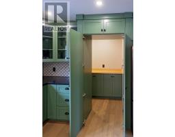 6 Cabot Road thumbnail 8