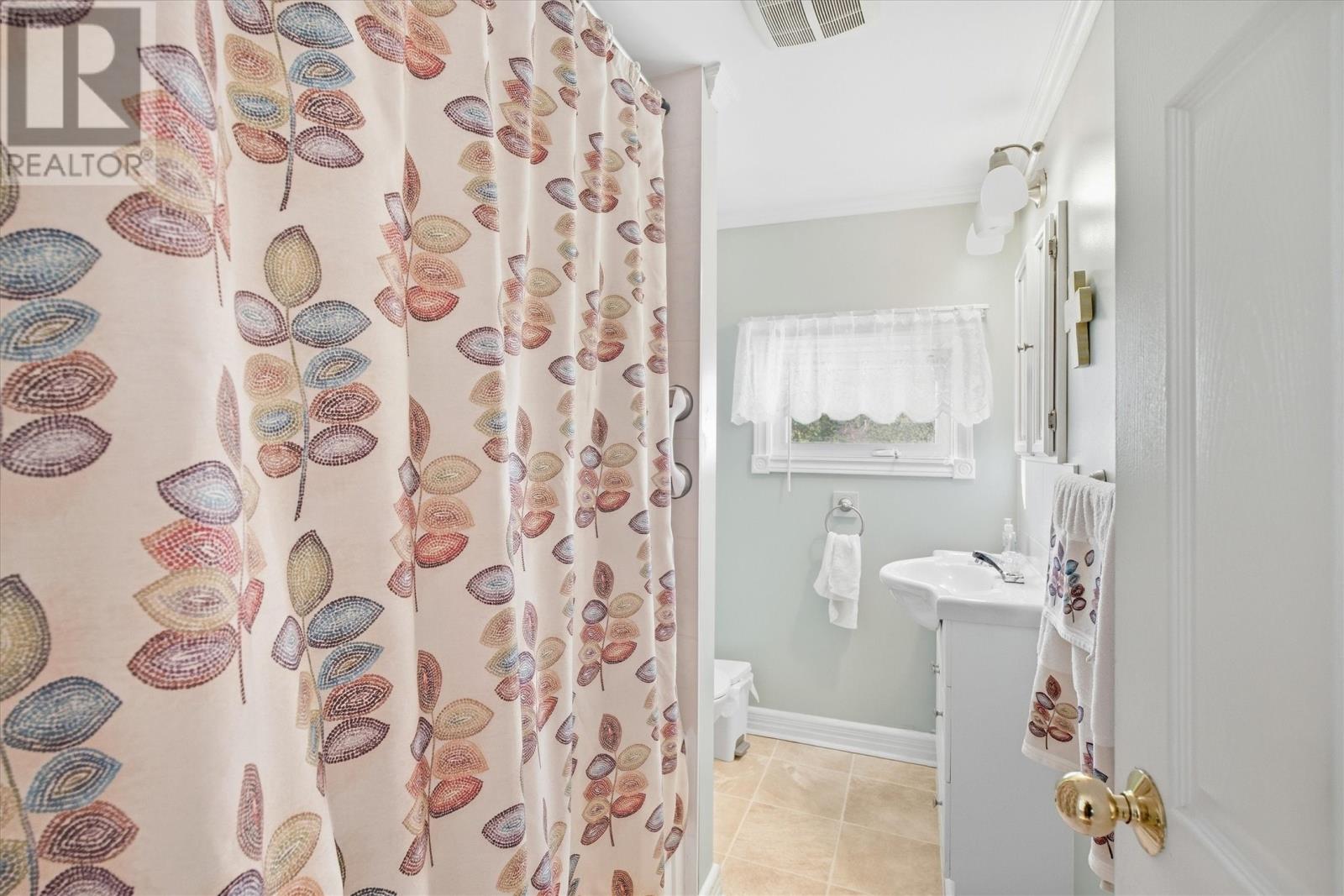 36 Linegar Avenue, photo 12 of 28