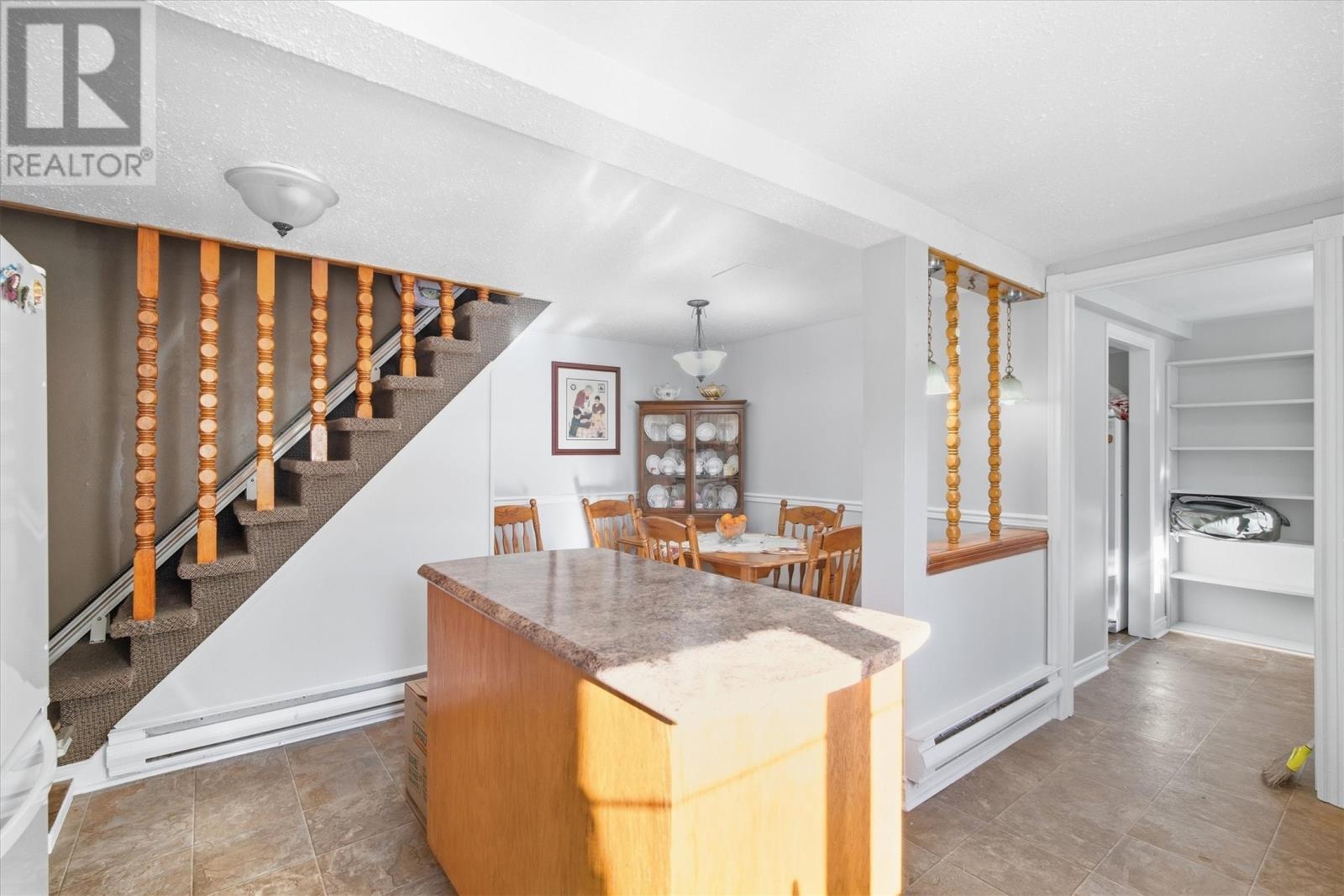 36 Linegar Avenue, photo 7 of 28