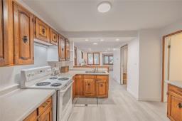 727 Lorette Avenue, Winnipeg, MB R3M1T8 Photo 17