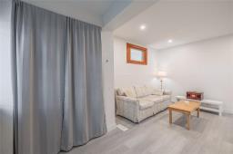 727 Lorette Avenue, Winnipeg, MB R3M1T8 Photo 9