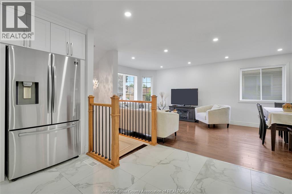 2651 TEEDIE CRESCENT - 11