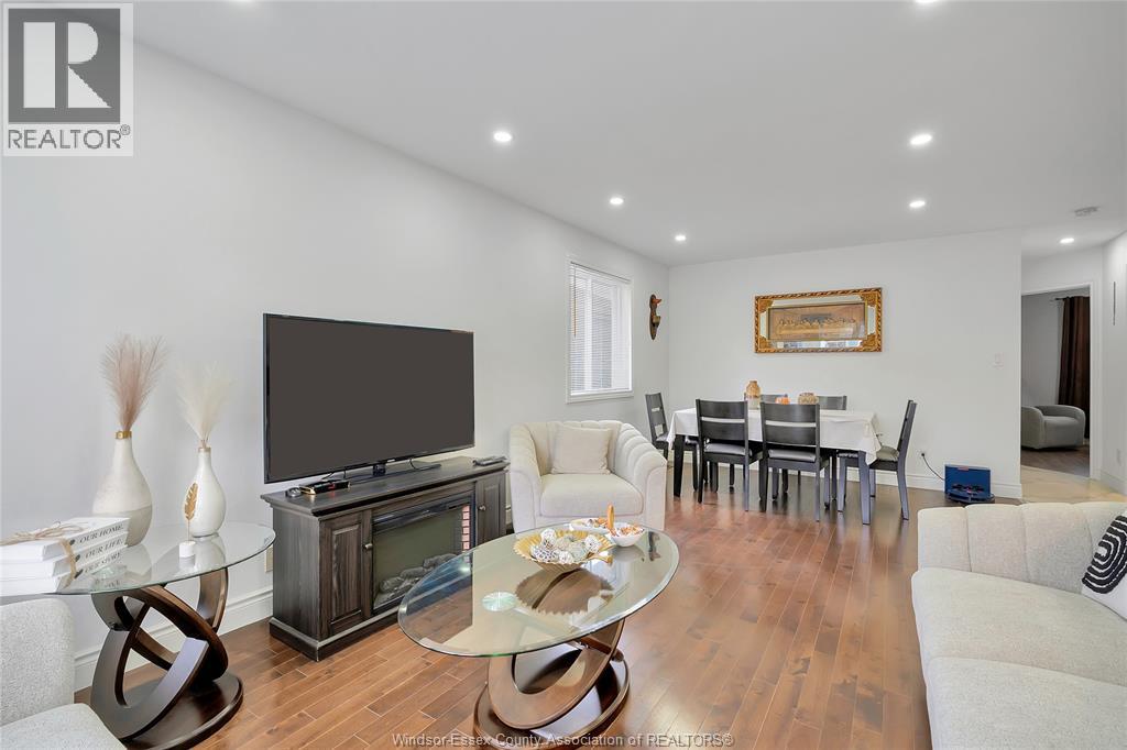 2651 TEEDIE CRESCENT - 4