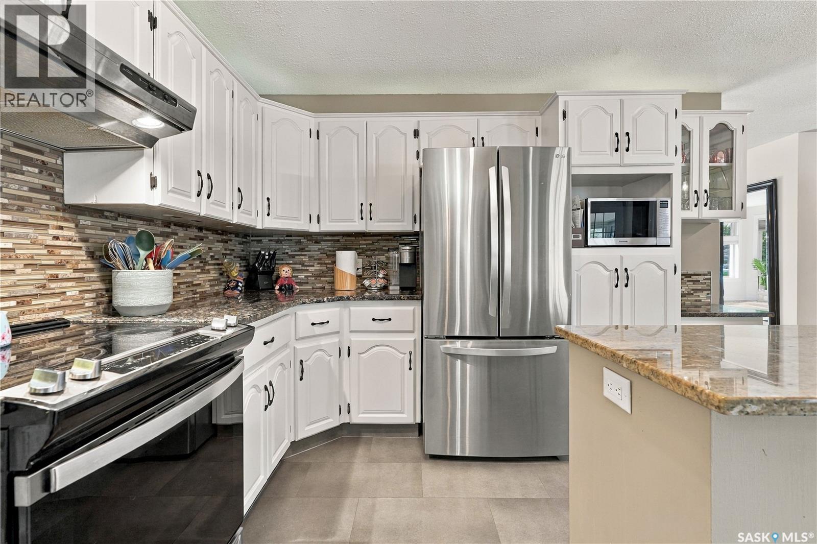 1716 CLIVE BAY E, Regina — photo 17