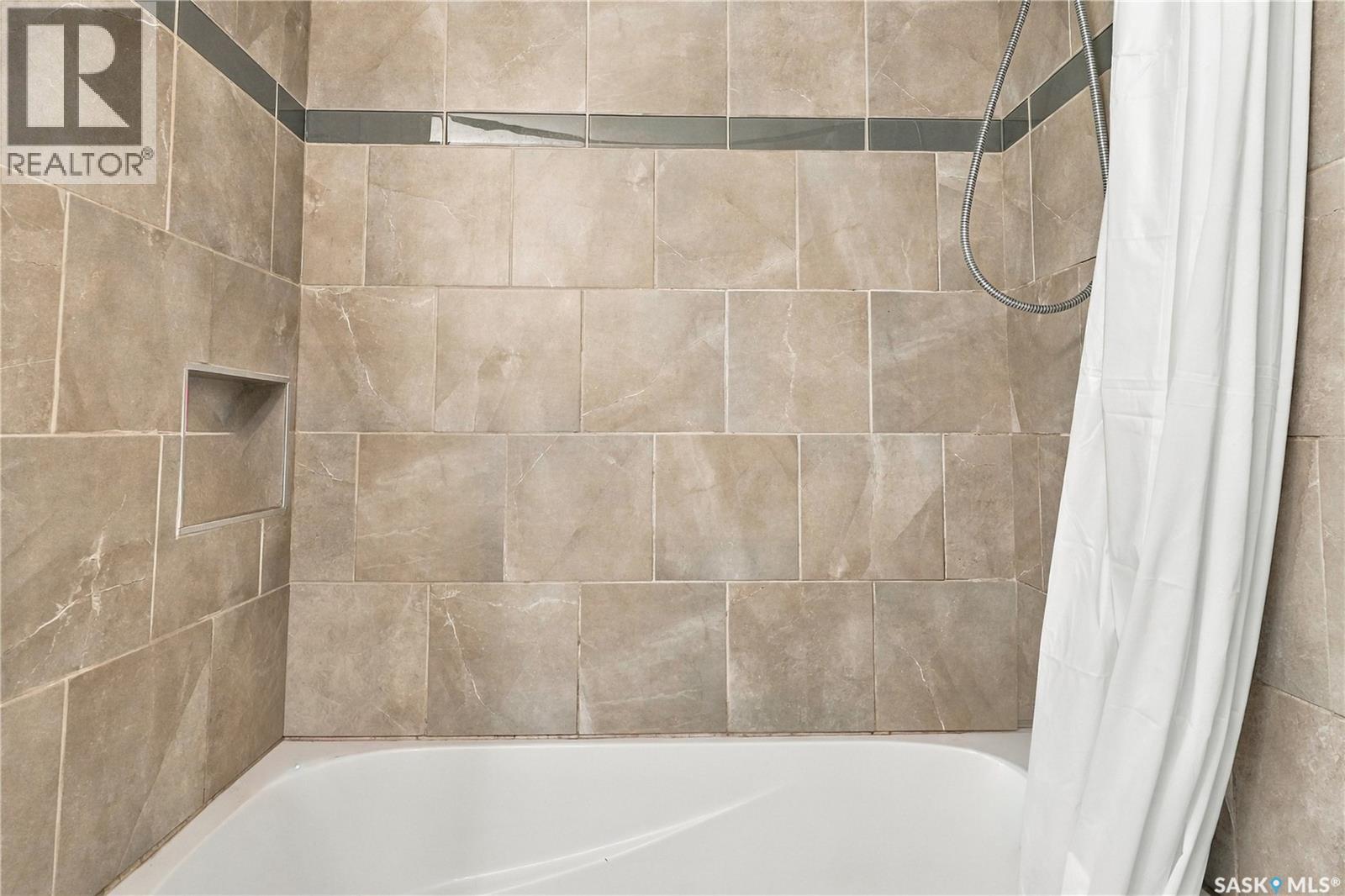 1716 CLIVE BAY E, Regina — photo 20