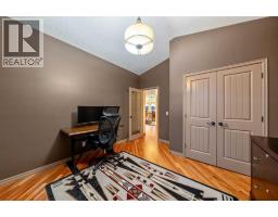 Bedroom - 517 Boulder Creek Circle Se, Langdon, AB T0J1X3 Photo 15