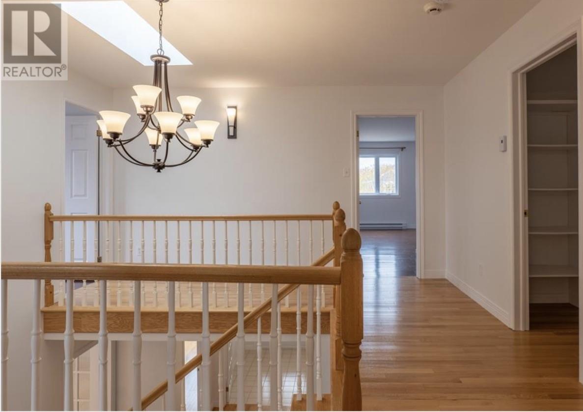 16 Hyde Park Drive, photo 12 of 24