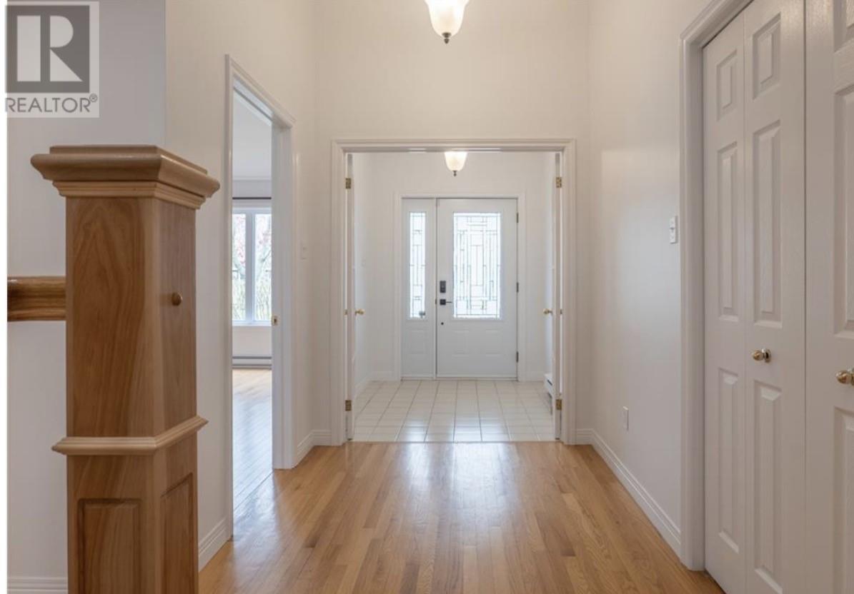 16 Hyde Park Drive, photo 2 of 24