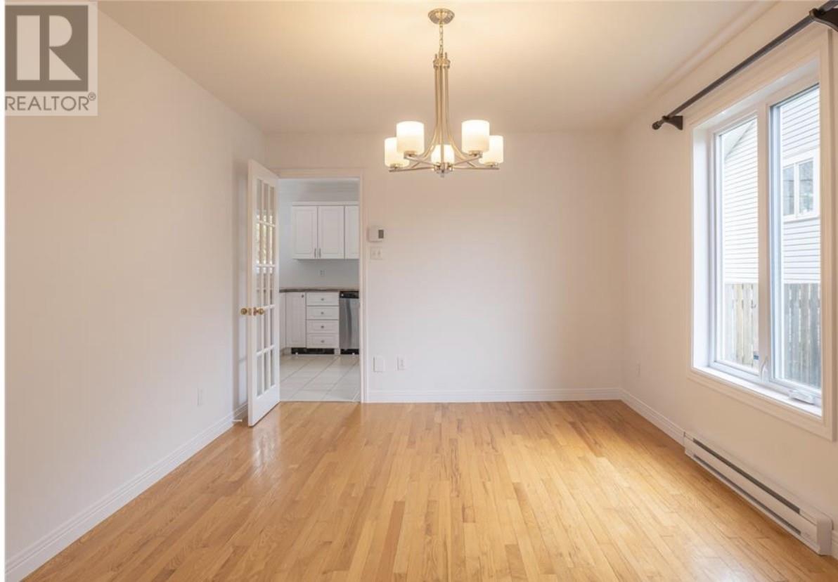 16 Hyde Park Drive, photo 6 of 24