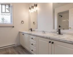 16 Hyde Park Drive thumbnail 18