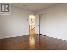 16 Hyde Park Drive thumbnail 19