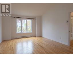 16 Hyde Park Drive thumbnail 4