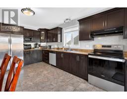 18 Hopedale Crescent thumbnail 11
