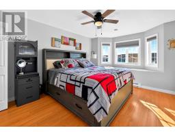 18 Hopedale Crescent thumbnail 16