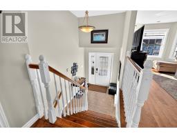 18 Hopedale Crescent thumbnail 4