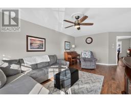 18 Hopedale Crescent thumbnail 7