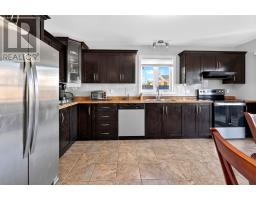 18 Hopedale Crescent thumbnail 9