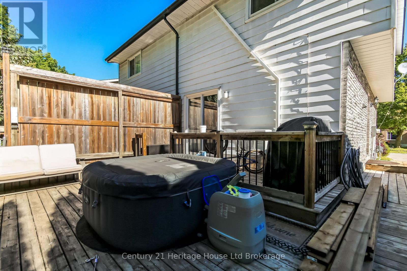12 INNES PLACE - 15