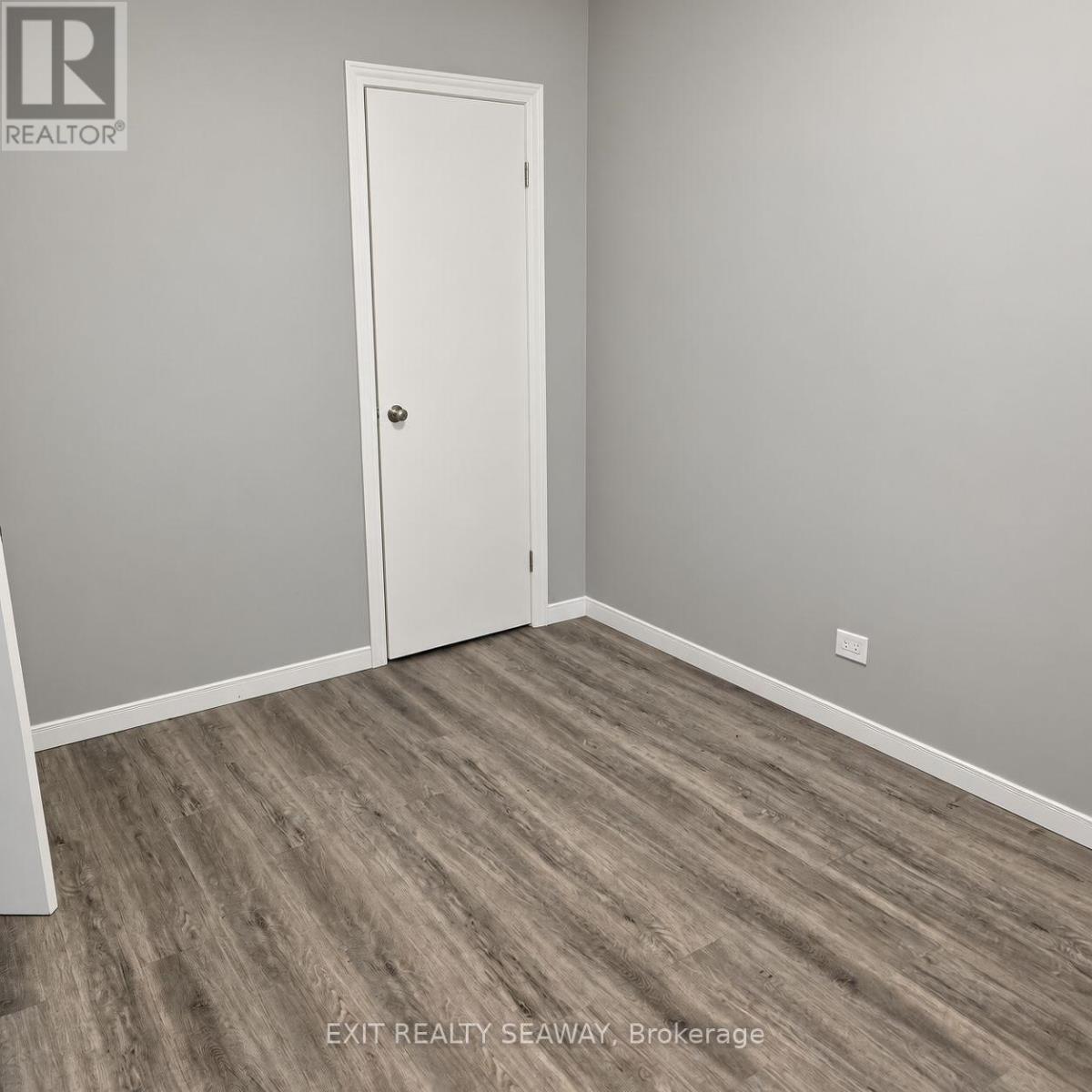 603 WALTON STREET, Cornwall — photo 10