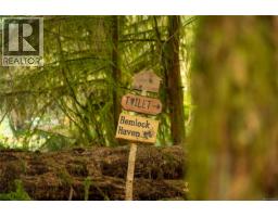 9025 Gilgan St, Honeymoon Bay, BC V0R3E1 Photo 28