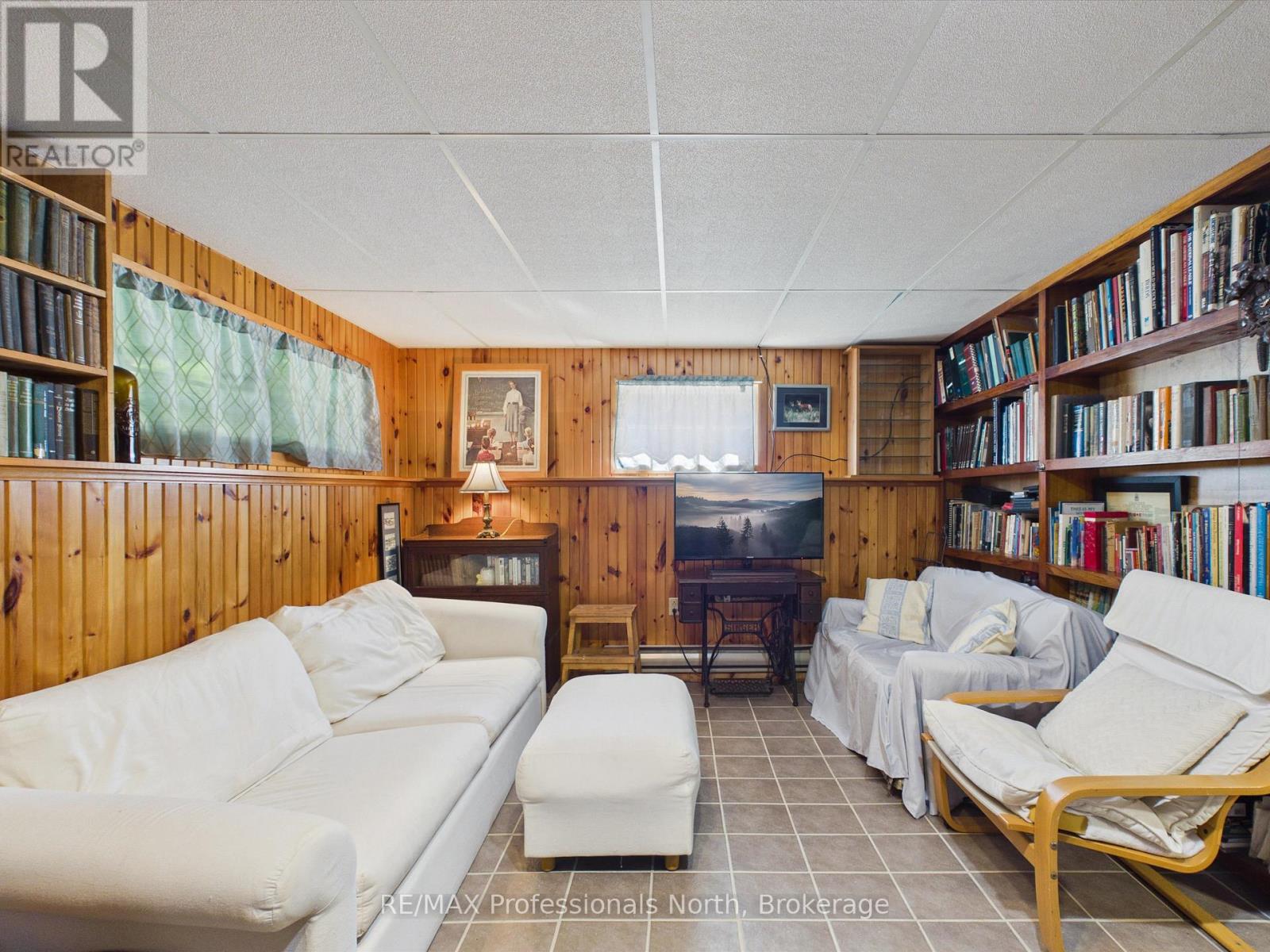 1035 SHERWOOD FOREST ROAD - 25