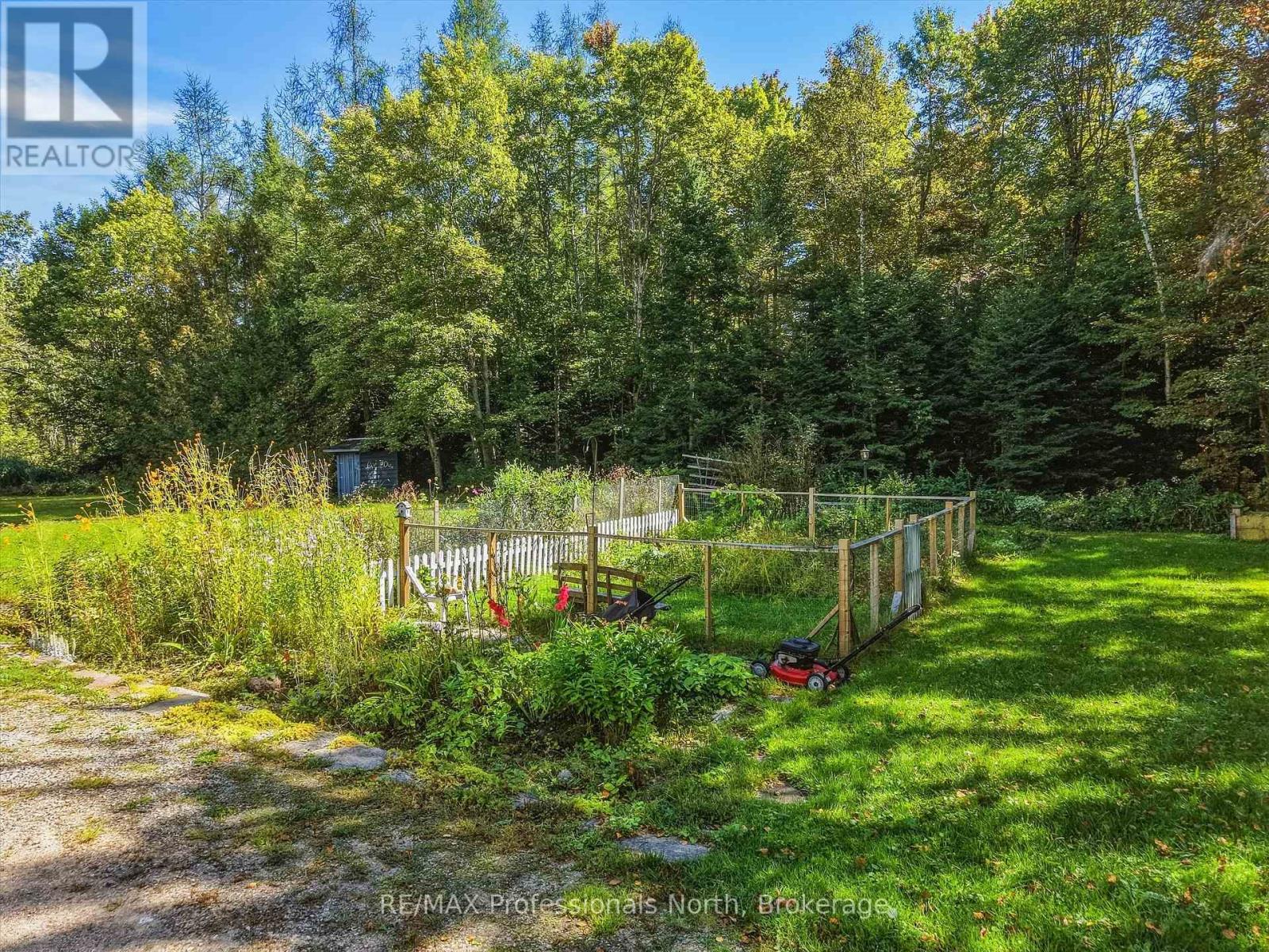1035 SHERWOOD FOREST ROAD - 42