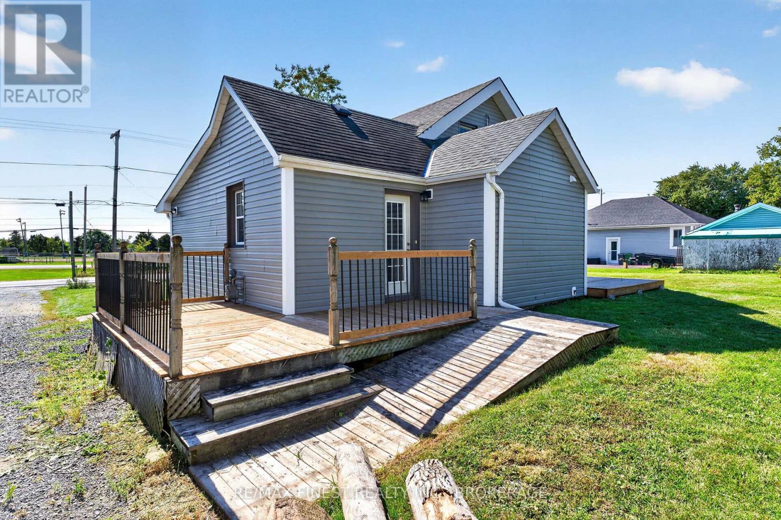 1069 SUNNYSIDE ROAD - Image 15