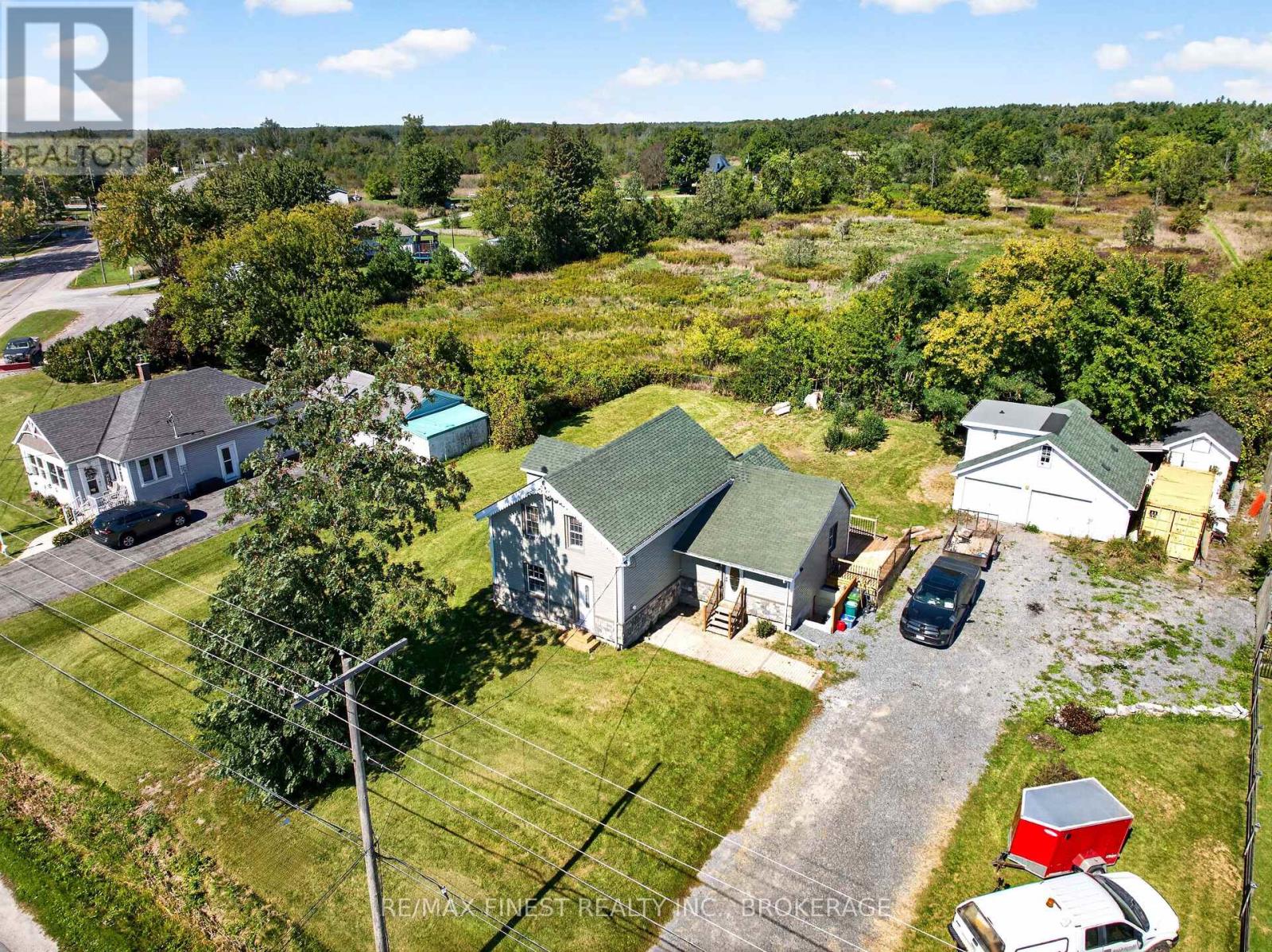 1069 SUNNYSIDE ROAD - 2