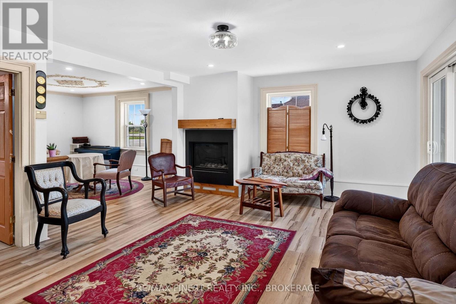 1069 SUNNYSIDE ROAD - Image 23