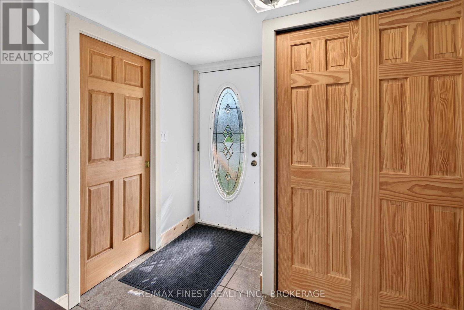 1069 SUNNYSIDE ROAD - 40