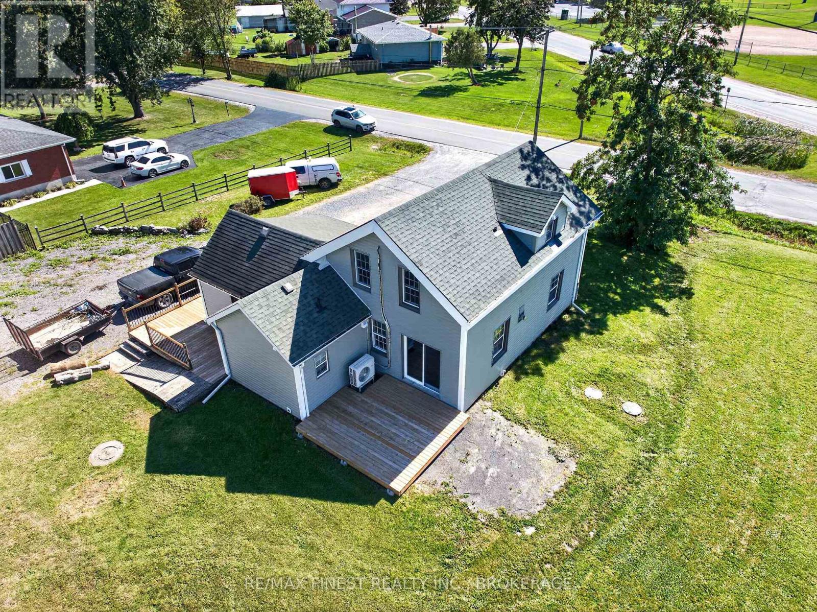 1069 SUNNYSIDE ROAD - 5