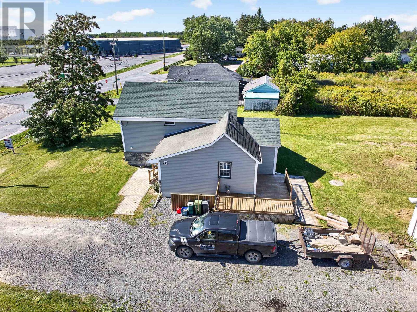 1069 SUNNYSIDE ROAD - 7