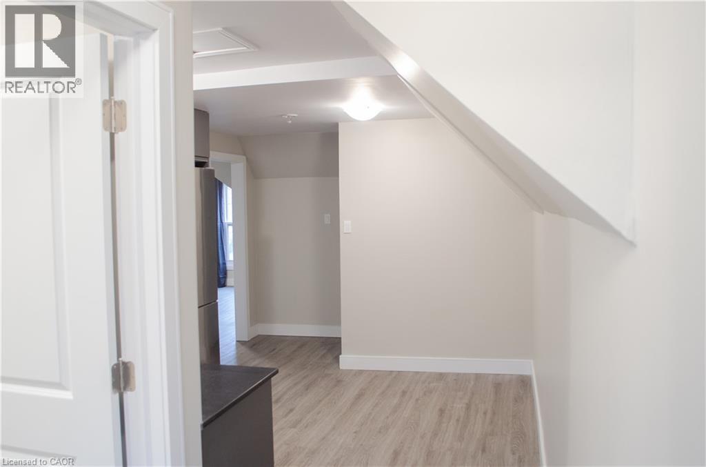 16 ST. JOSEPH'S Drive Unit# 3, Hamilton — photo 2