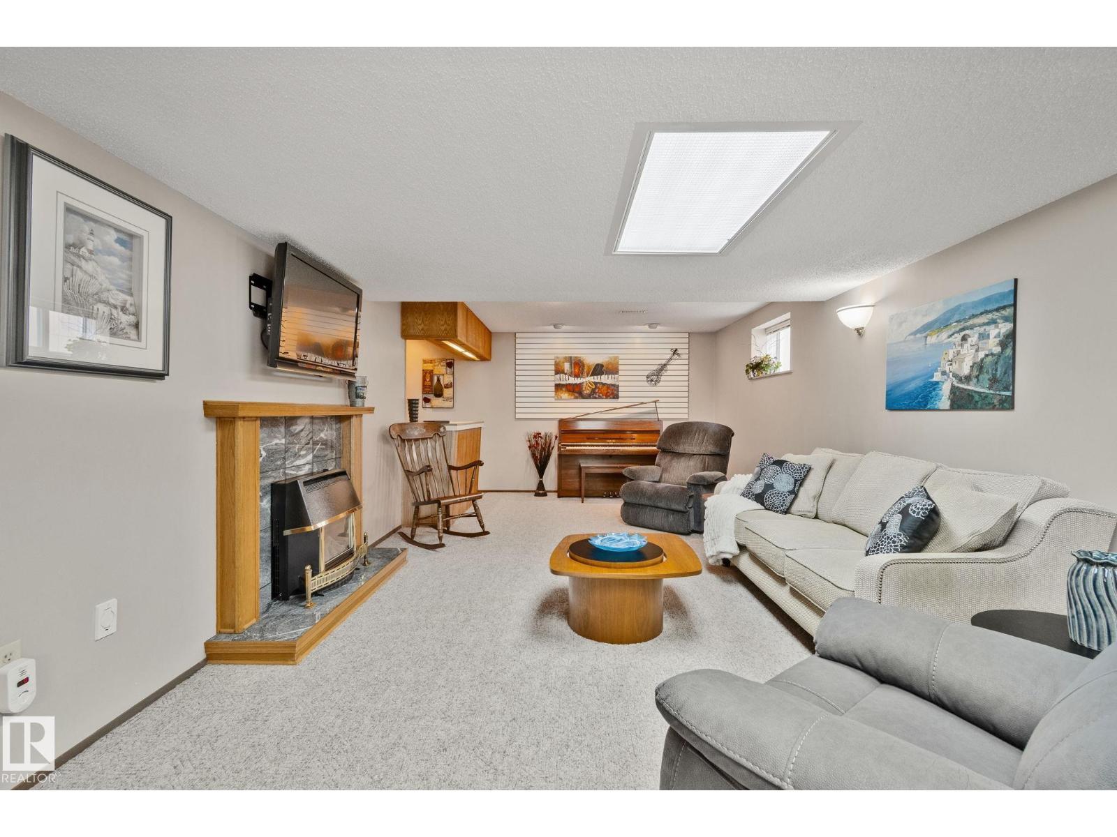 9532 175 AV NW - 18