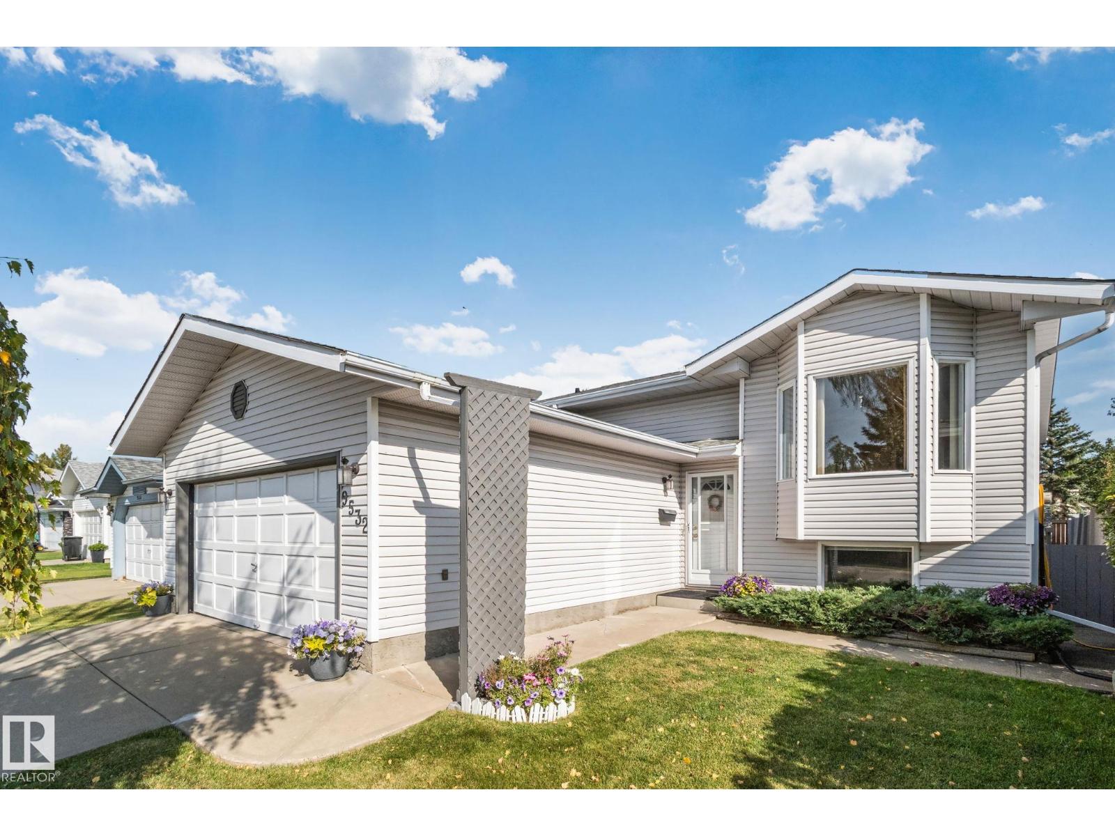 9532 175 AV NW - 2