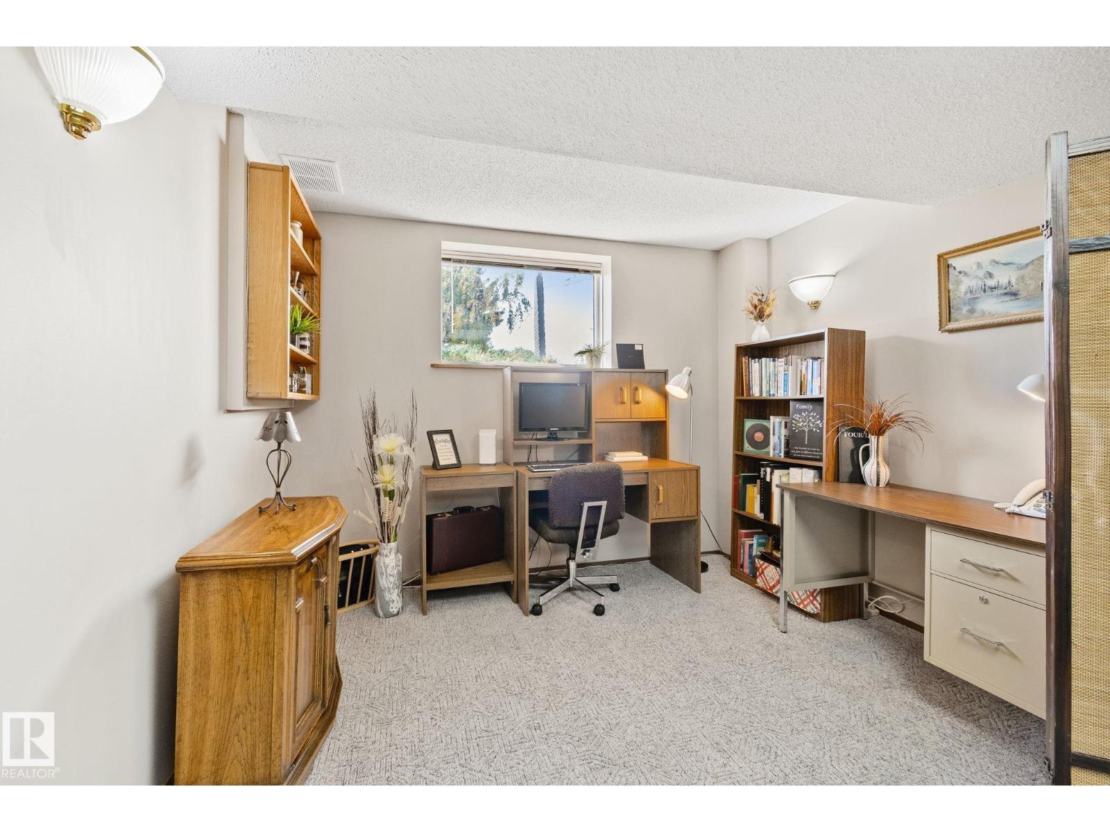 9532 175 AV NW - 21
