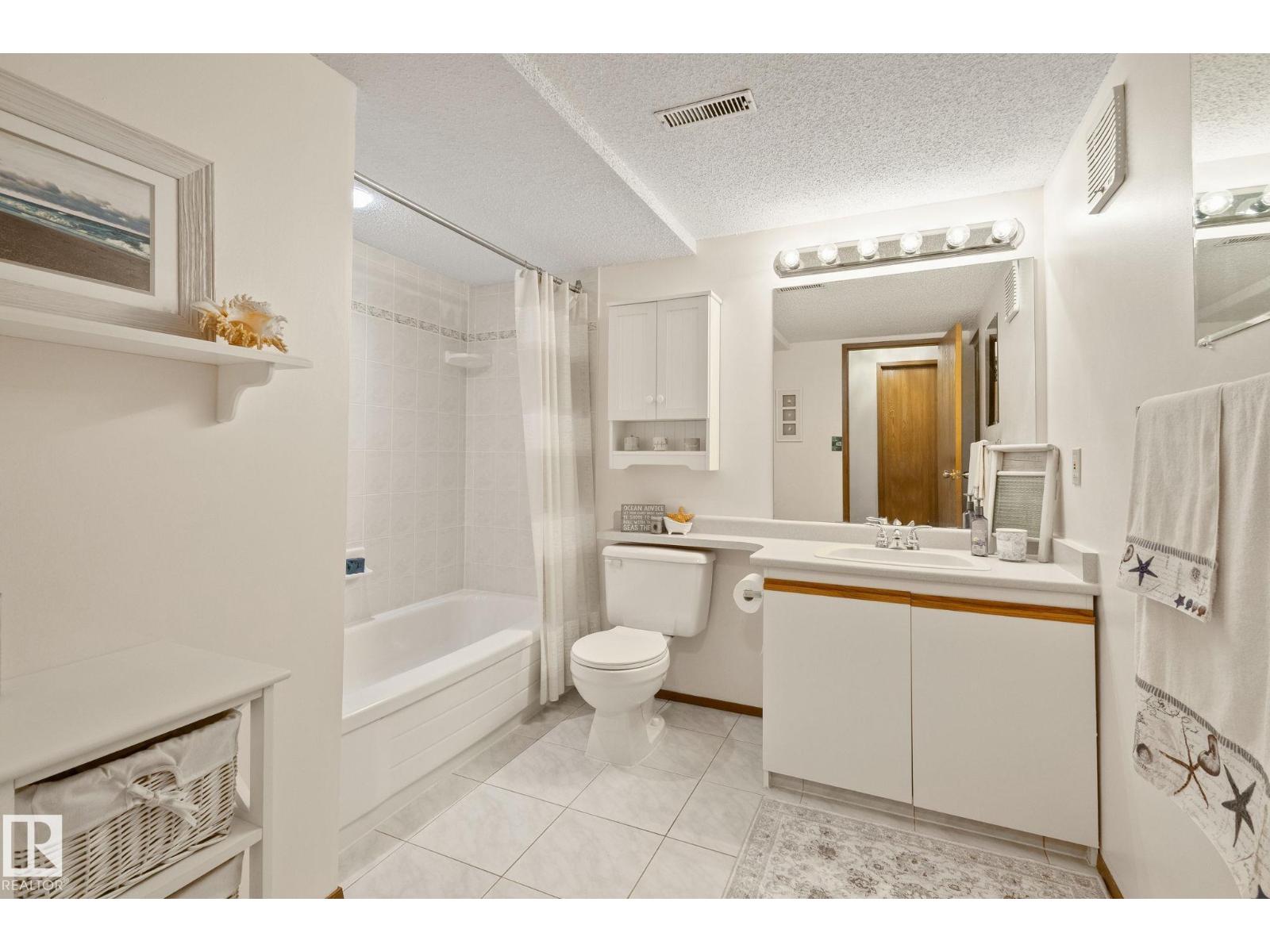 9532 175 AV NW - 23