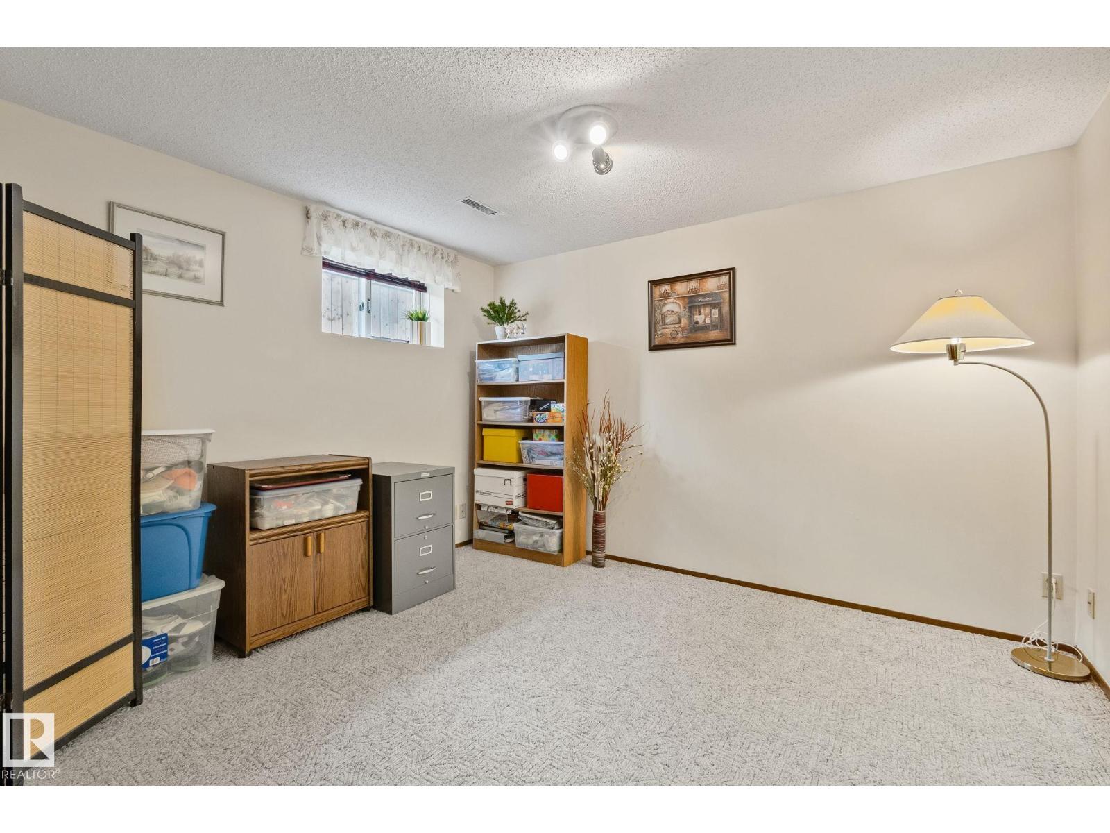 9532 175 AV NW - 24