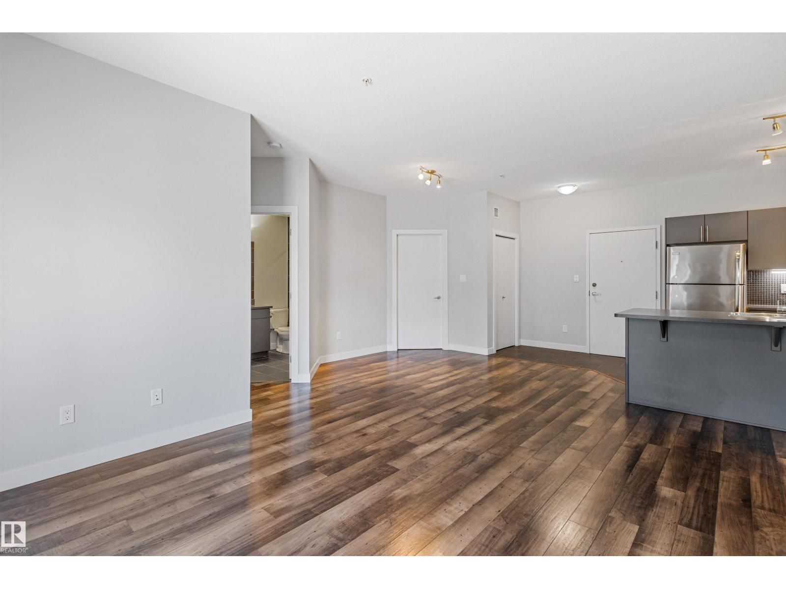 #210 10611 117 ST NW - 17