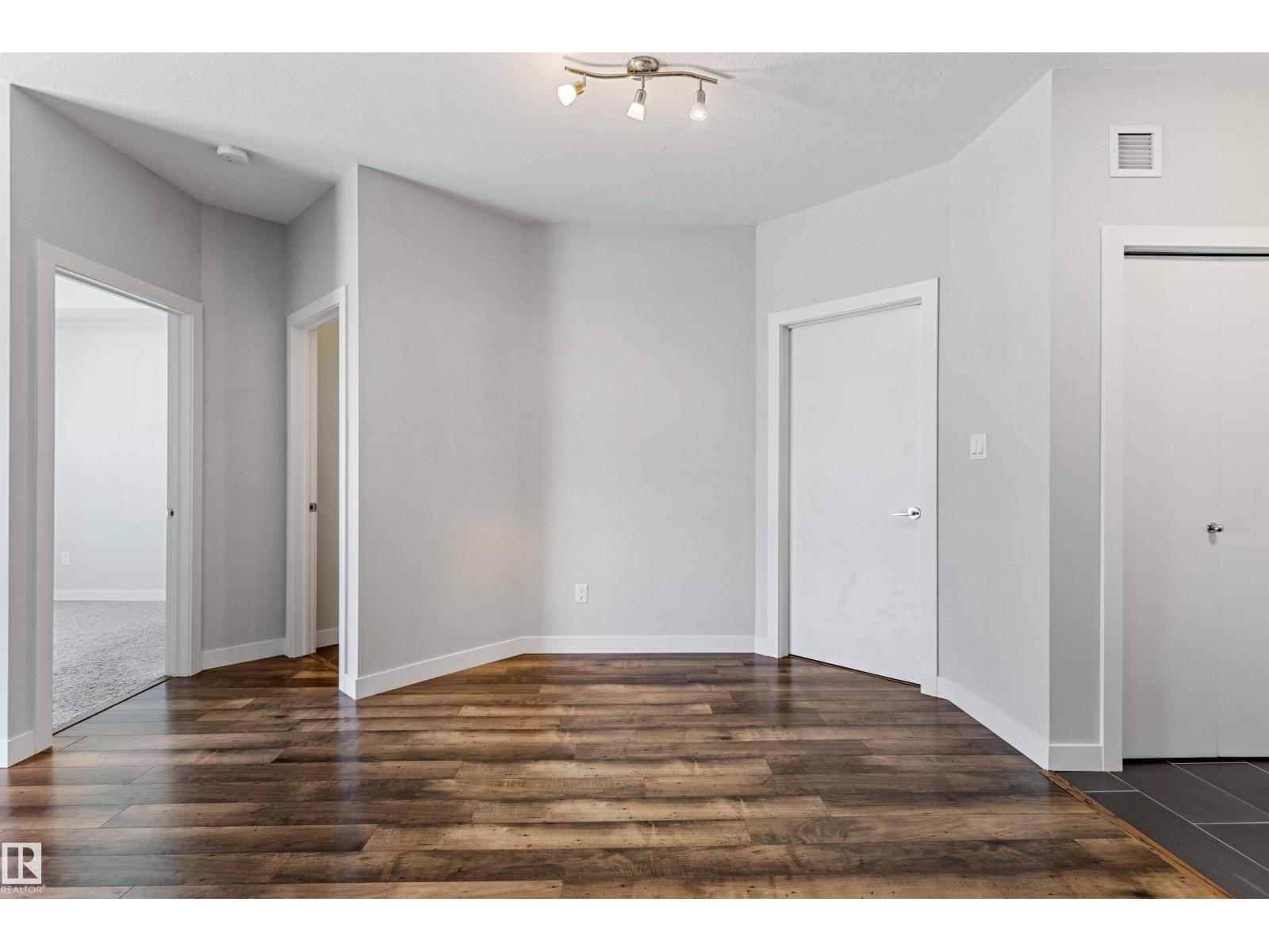 #210 10611 117 ST NW - 20